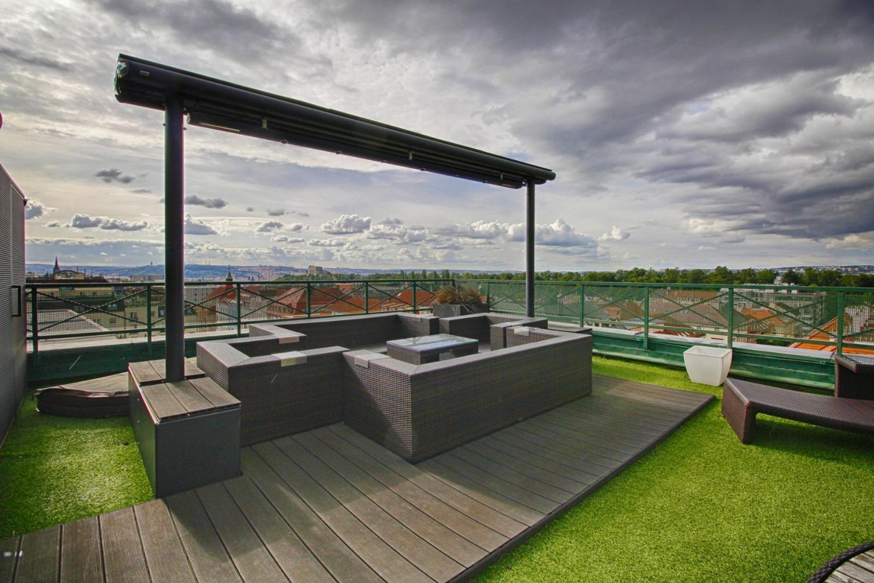 Panoramic With Roof Terrace With Jacuzzi * Praga